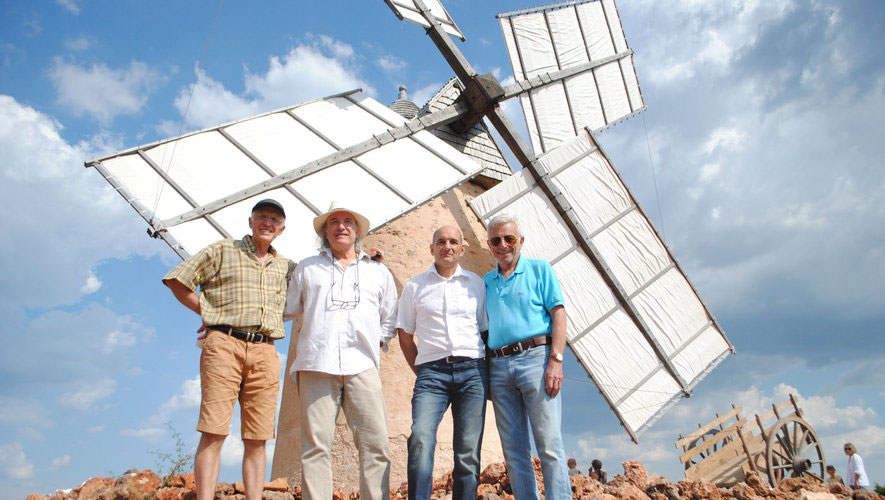 De gauche à droite : P. Varenne , JP. Romiguier, B. Badaroux et R. Imparato. Association des Amis de La Couvertoirade