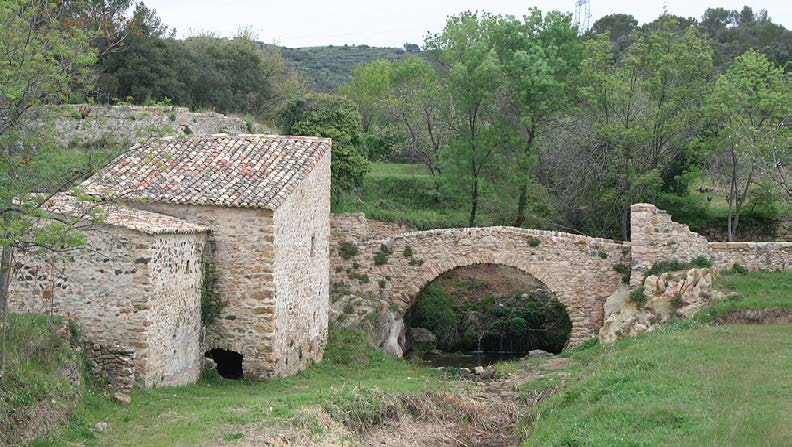 Neffiès (Hérault) - Moulin de Julien (1696) et pont sur le ruisseau de Vaillelle. - Fagairolles 34 - Travail personnel sur wikipédia