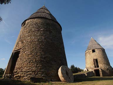 Les deux moulins de Pexiora - Photo PascalCath11 - wikipedia