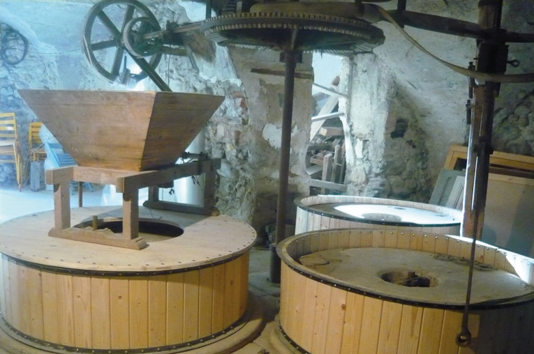 Le moulin de la Pataudée (Ardèche). Photo Janine Jail
