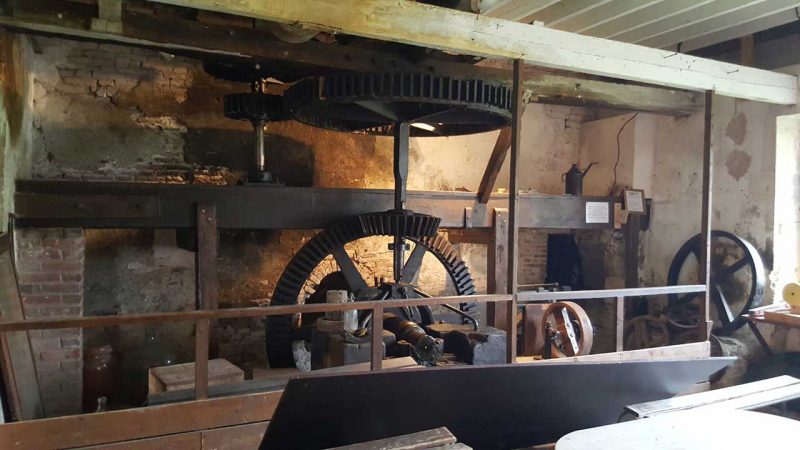 Magic Mill III Plus Moulin à Farine Électrique Haute Vitesse Modèle N° 100
