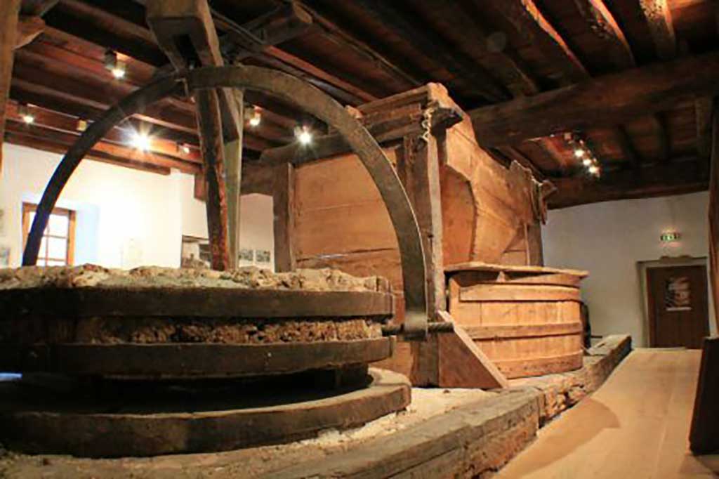 Quand un vieux moulin devient biscuiterie artisanale - Sinsat (Ariège)