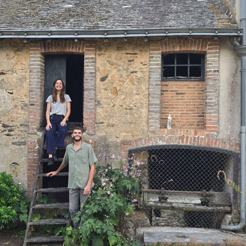 Aude et Anthony Chapalain, 32 ans, nouveaux propriétaires du "Moulin de la Charlotte", adhérents à la Fédération des Moulins de France. Crédit photo : Aude et Anthony Chapalain